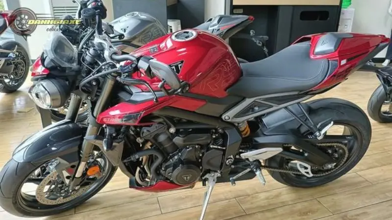 Triumph Street Triple 4