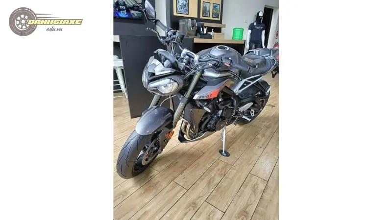 Triumph Street Triple 5