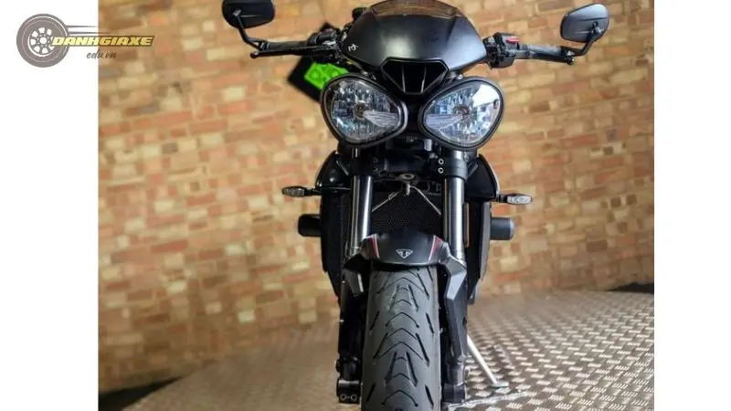 Triumph Street Triple 6