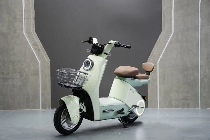 Giá bán xe máy điện DK Lyva Moda