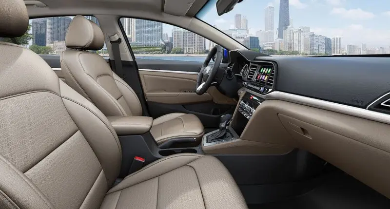 Ảnh thực tế nội thất xe Hyundai Elantra từ mọi góc độ 1