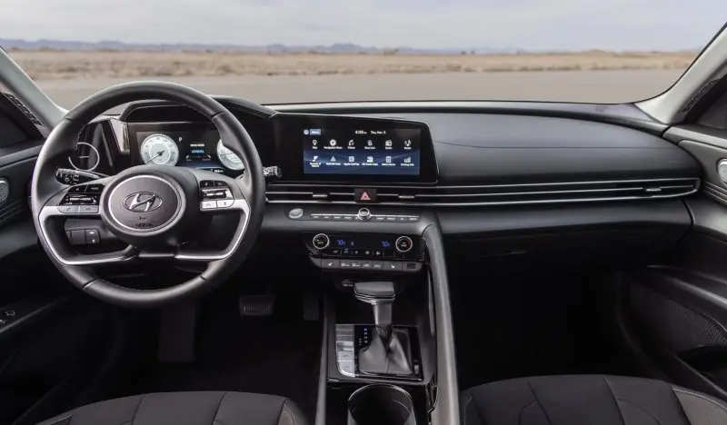 Ảnh thực tế nội thất xe Hyundai Elantra từ mọi góc độ 9