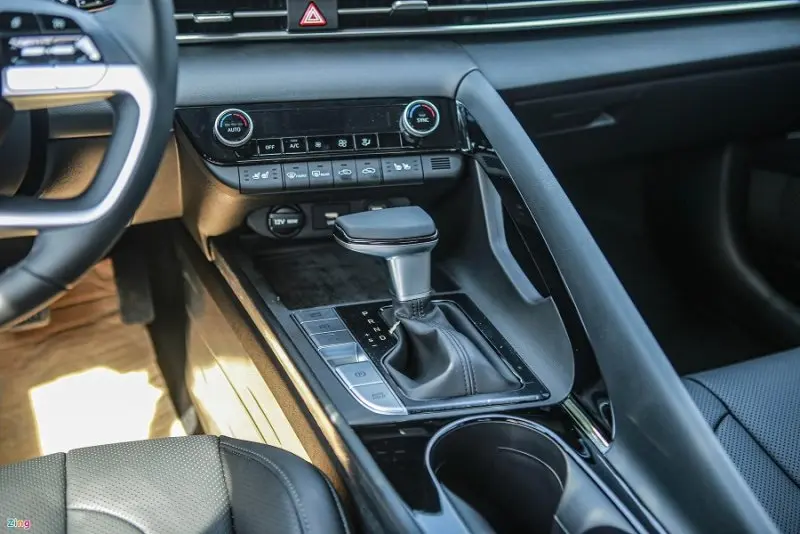 Ảnh thực tế nội thất xe Hyundai Elantra từ mọi góc độ 22 Ảnh thực tế nội thất xe Hyundai Elantra từ mọi góc độ 22