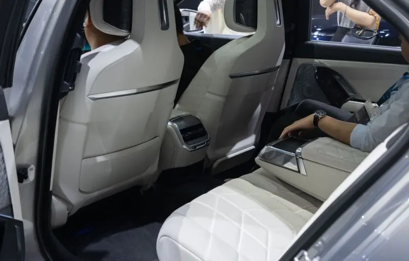 Bộ sưu tập ảnh BMW i7 cực ấn tượng 9