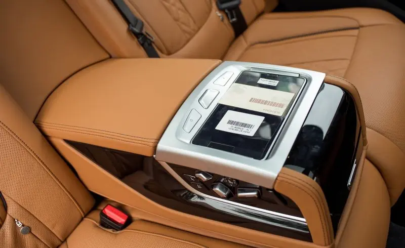 Bộ sưu tập ảnh BMW i7 cực ấn tượng 26