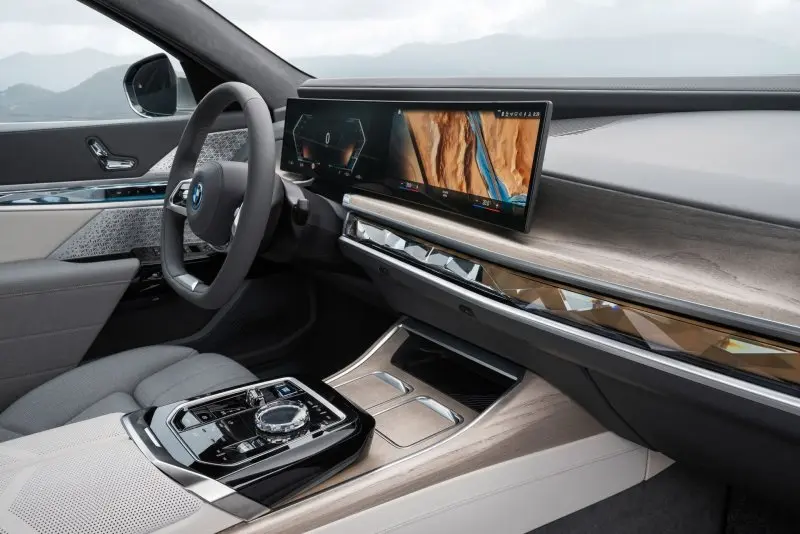 Bộ sưu tập ảnh BMW i7 cực ấn tượng 27