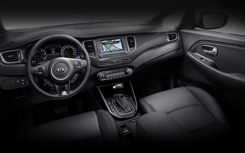 Chi tiết nội thất của dòng xe Kia Rondo 1
