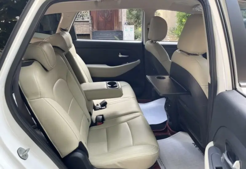 Chi tiết nội thất của dòng xe Kia Rondo 8