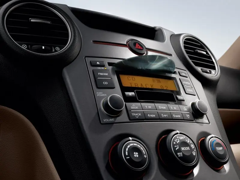 Chi tiết nội thất của dòng xe Kia Rondo 12