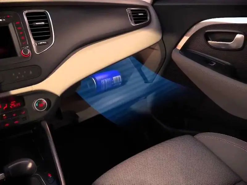 Chi tiết nội thất của dòng xe Kia Rondo 14