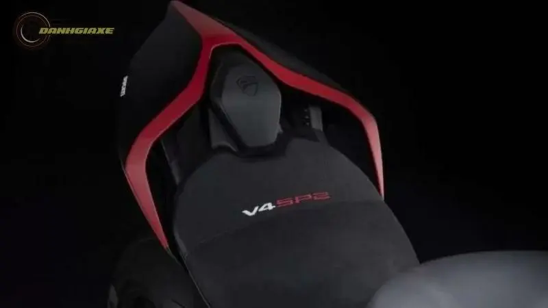 Ducati Panigale V4 11