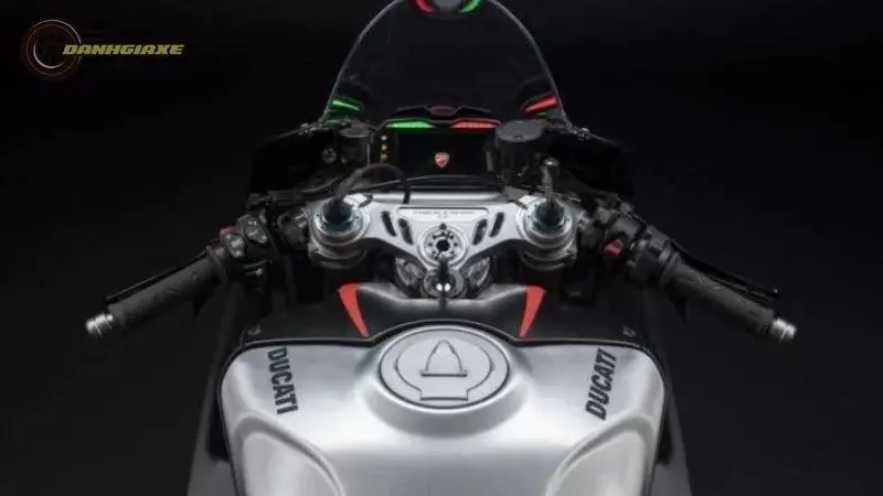 Ducati Panigale V4 8