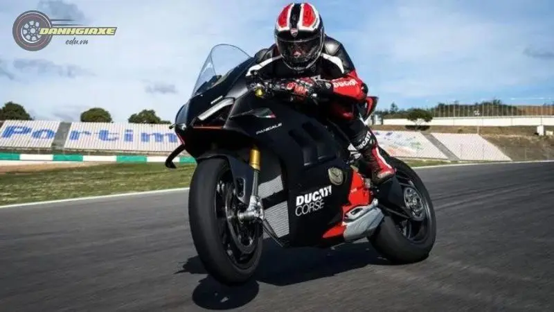 Ducati Panigale V4 9