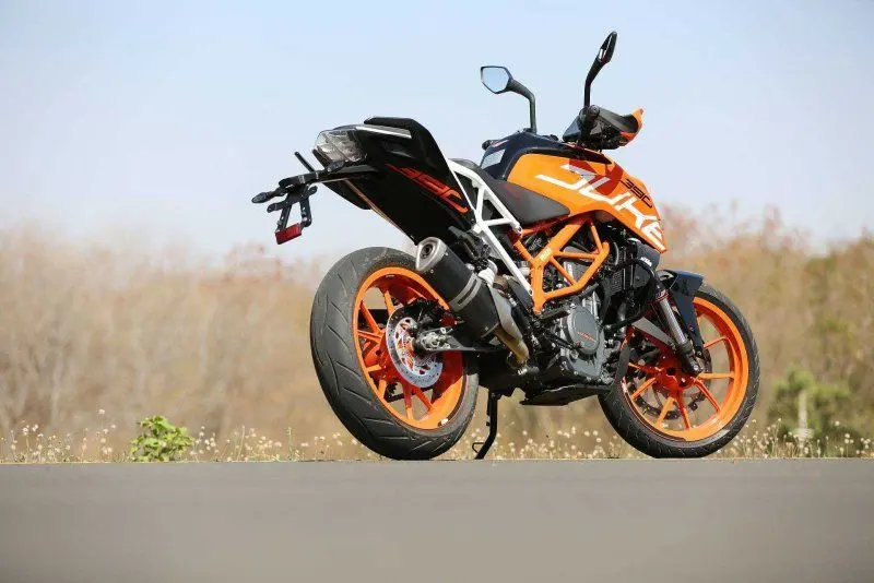 KTM Duke 390 2