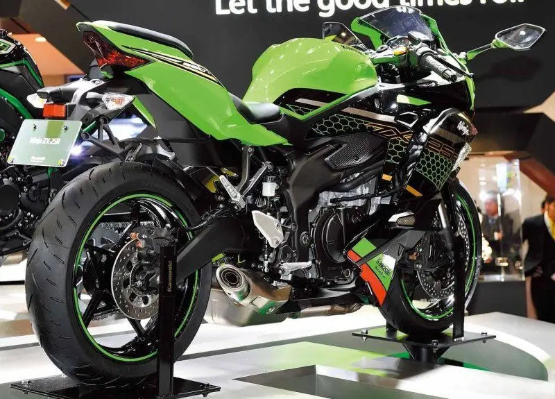 Kawasaki Ninja ZX-25R 18