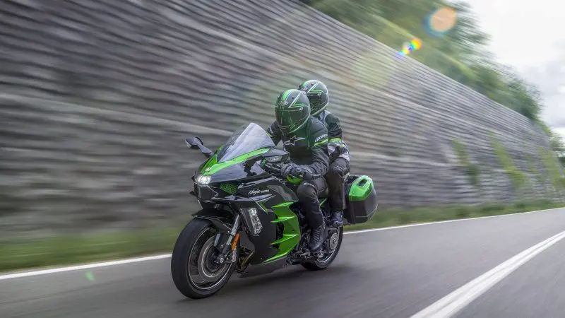 Kawasaki Ninja H2SX 16