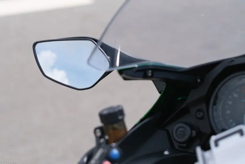 Kawasaki Ninja H2SX 19