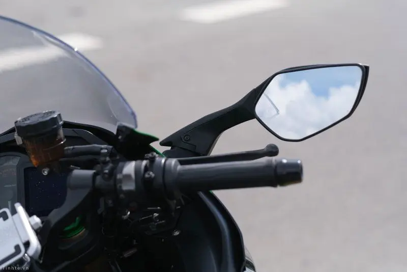 Kawasaki Ninja H2SX 20