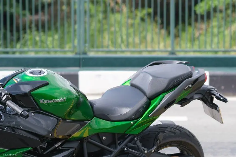Kawasaki Ninja H2SX 27