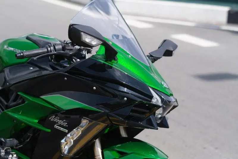 Kawasaki Ninja H2SX 29