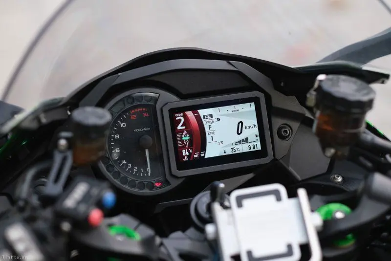 Kawasaki Ninja H2SX 31