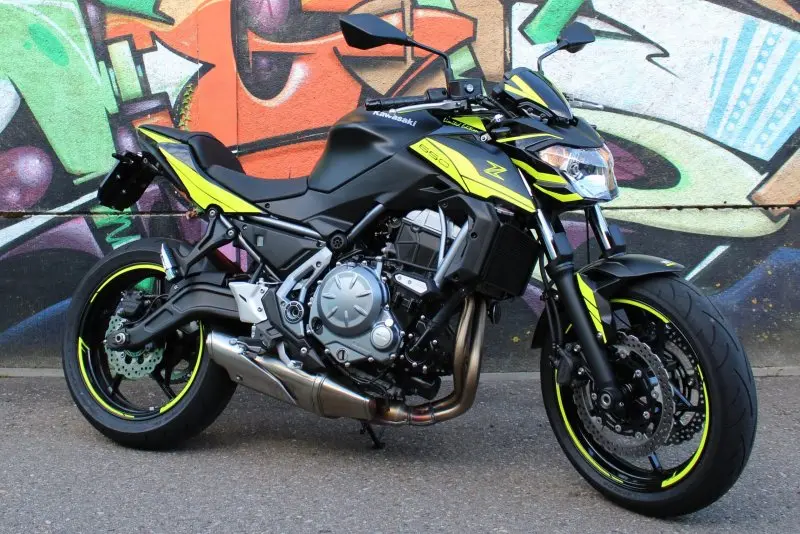Kawasaki Z650 19