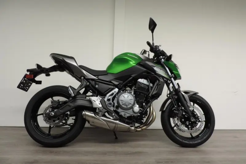 Kawasaki Z650 26