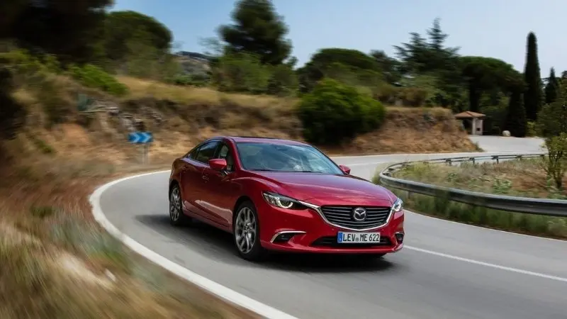 So sánh sedan và SUV So sánh sedan và SUV