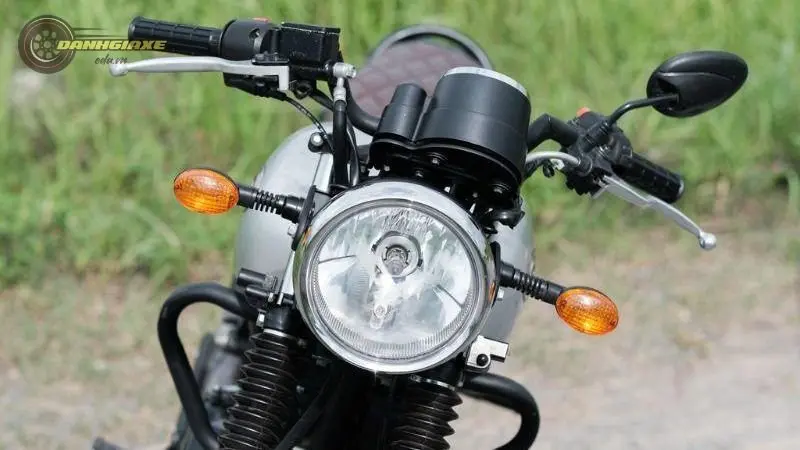 Kawasaki W175 5