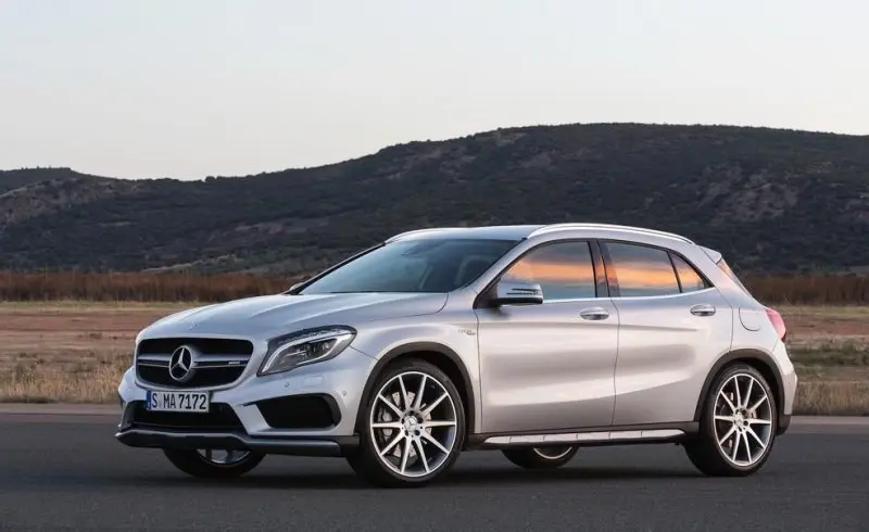 Tải hình ảnh xe Mercedes-AMG GLA 45 độ phân giải cao 3