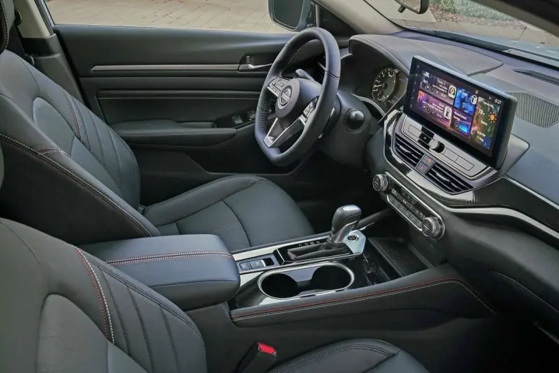 Tải ảnh xe Nissan Altima từ nhiều góc độ 1