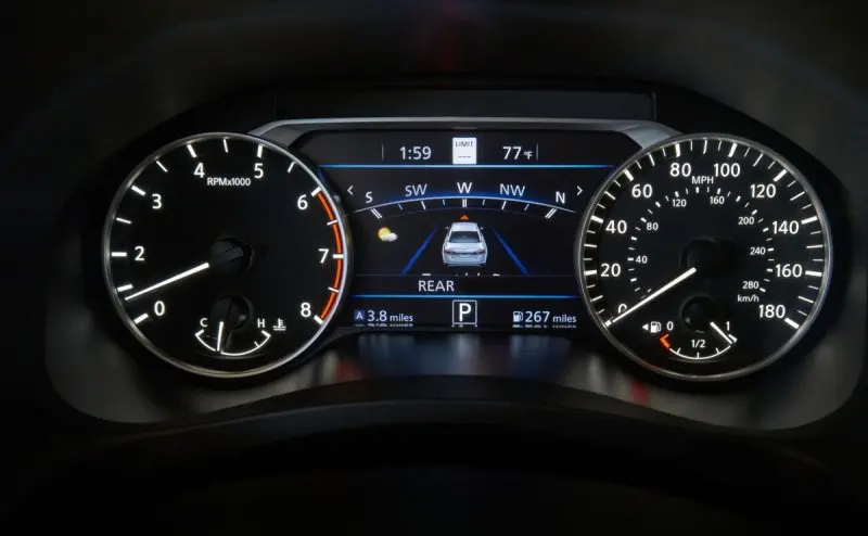 Tải ảnh xe Nissan Altima từ nhiều góc độ 13