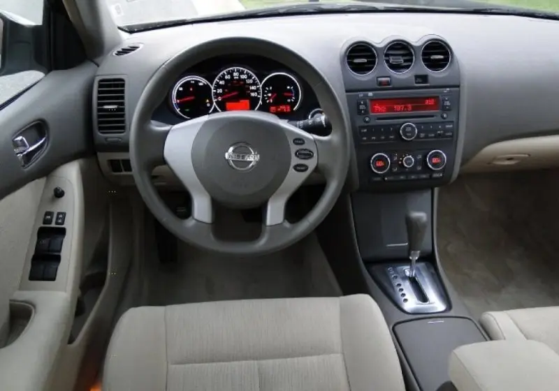 Tải ảnh xe Nissan Altima từ nhiều góc độ 20