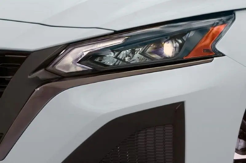 Tải ảnh xe Nissan Altima từ nhiều góc độ 21