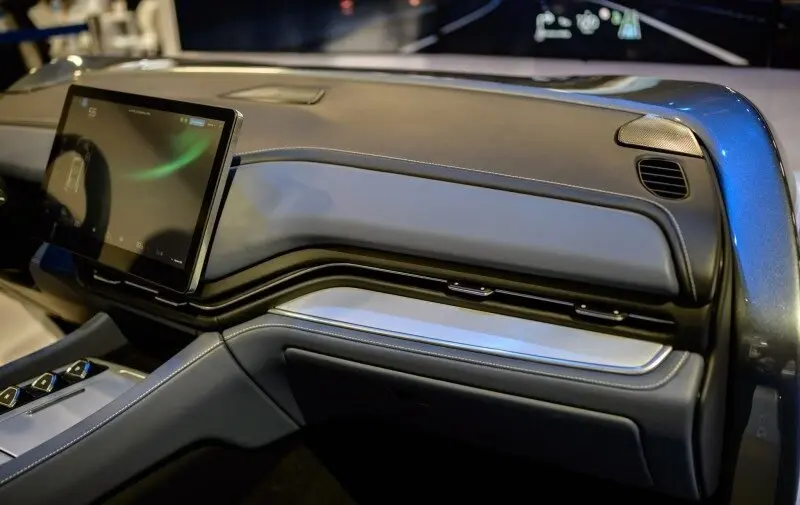 Ảnh chi tiết xe VF 9 2023 ấn tượng 15