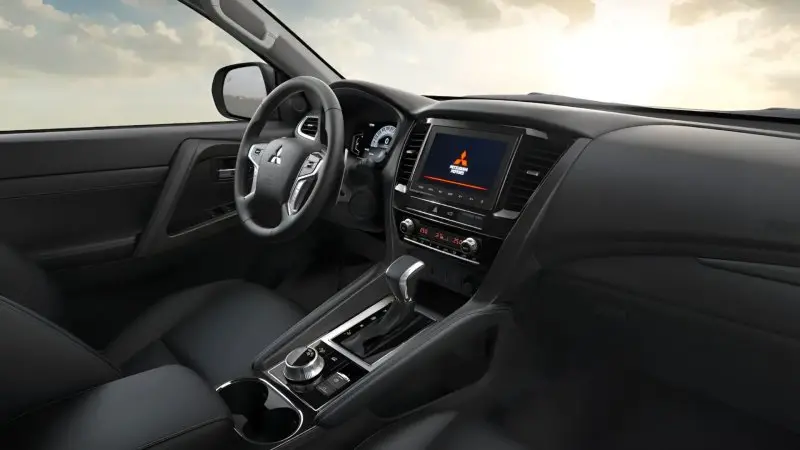 Chi tiết hình ảnh của xe Pajero Sport siêu đẹp 8