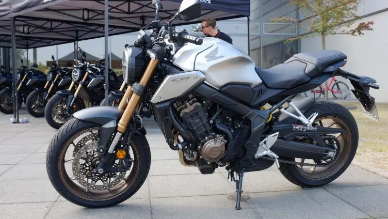 Honda CB650R 28