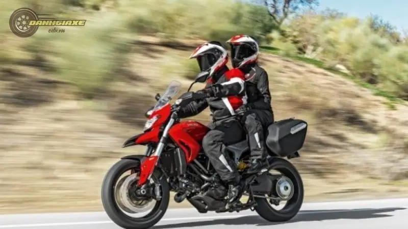 BMW F 800 4 BMW F 800 4