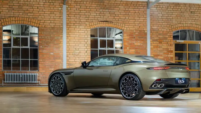 Hình ảnh xe Aston Martin DBS chất lượng 4K 27
