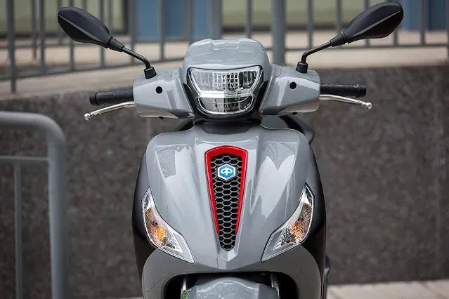 Ảnh chi tiết xe Medley 150 I-Get 2