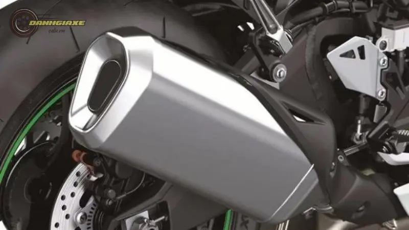 Kawasaki Ninja ZX10-R 11