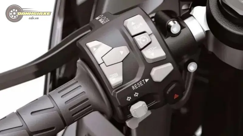 Kawasaki Ninja ZX10-R 9