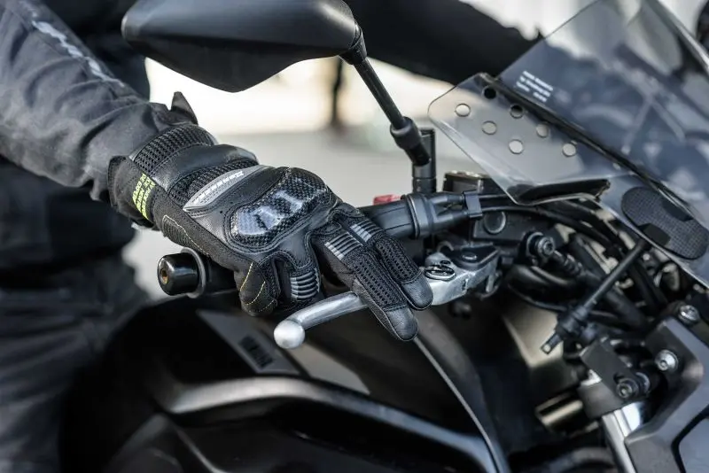 Ảnh chi tiết xe Yamaha MT-25 5