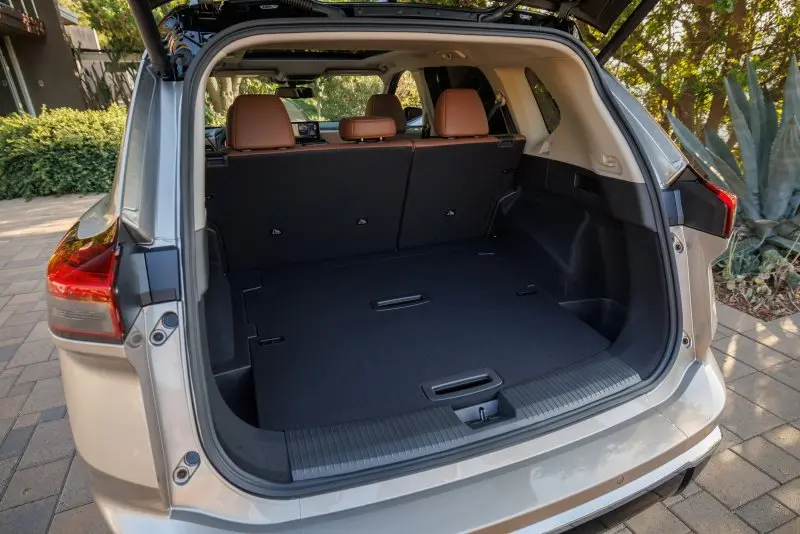 Xem hình xe Nissan X-Trail từ nhiều góc độ 10