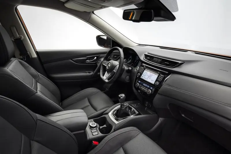 Xem hình xe Nissan X-Trail từ nhiều góc độ 17