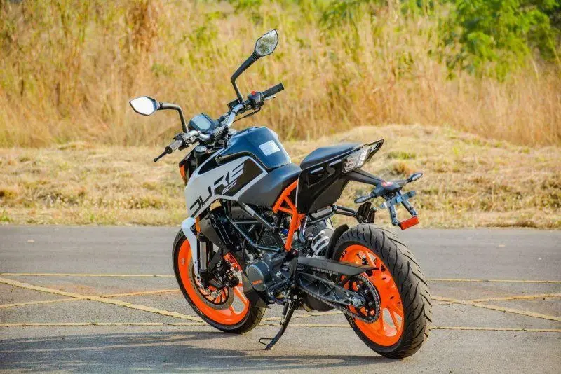 KTM Duke 200 10