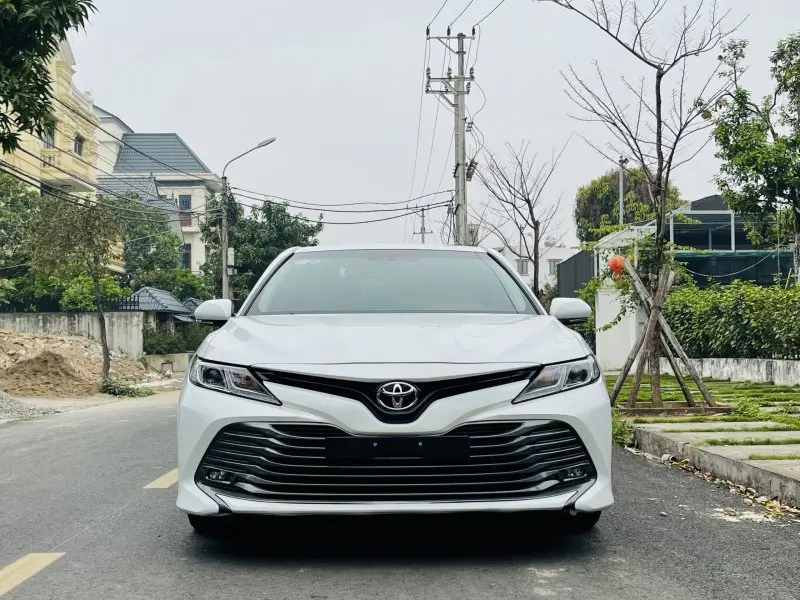 Tải ảnh Toyota Camry 2.0G đẹp miễn phí 18