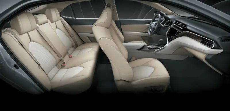 Ảnh Toyota Camry 2.0G sắc nét đến từng góc cạnh 1