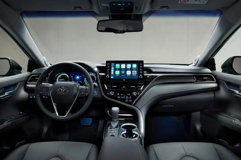Ảnh Toyota Camry 2.0G sắc nét đến từng góc cạnh 8