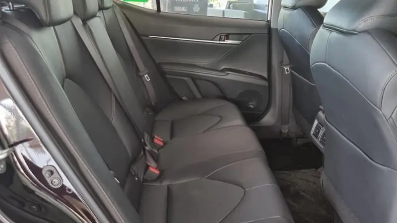 Ảnh Toyota Camry 2.0G sắc nét đến từng góc cạnh 15